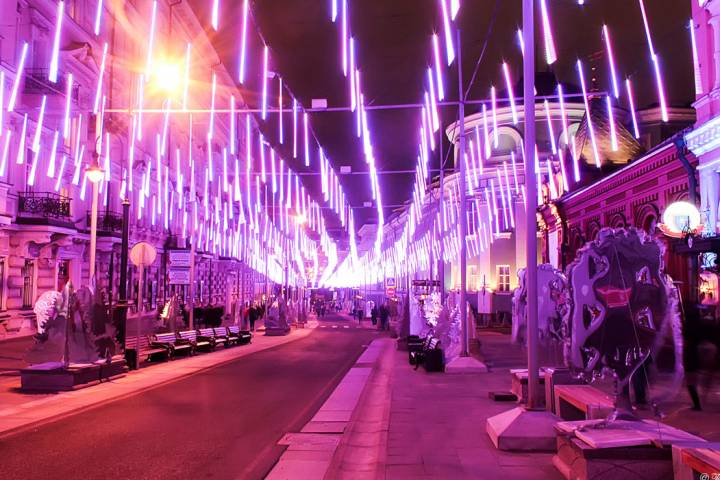 Москва оставит часть новогодних декораций, но все равно сэкономит энергию